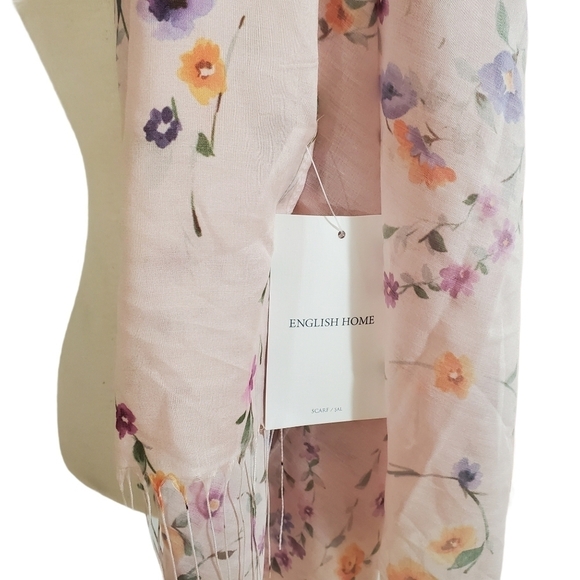 NWT English Home Pastel Pink Floral Fringe Scarf - Picture 7 of 8